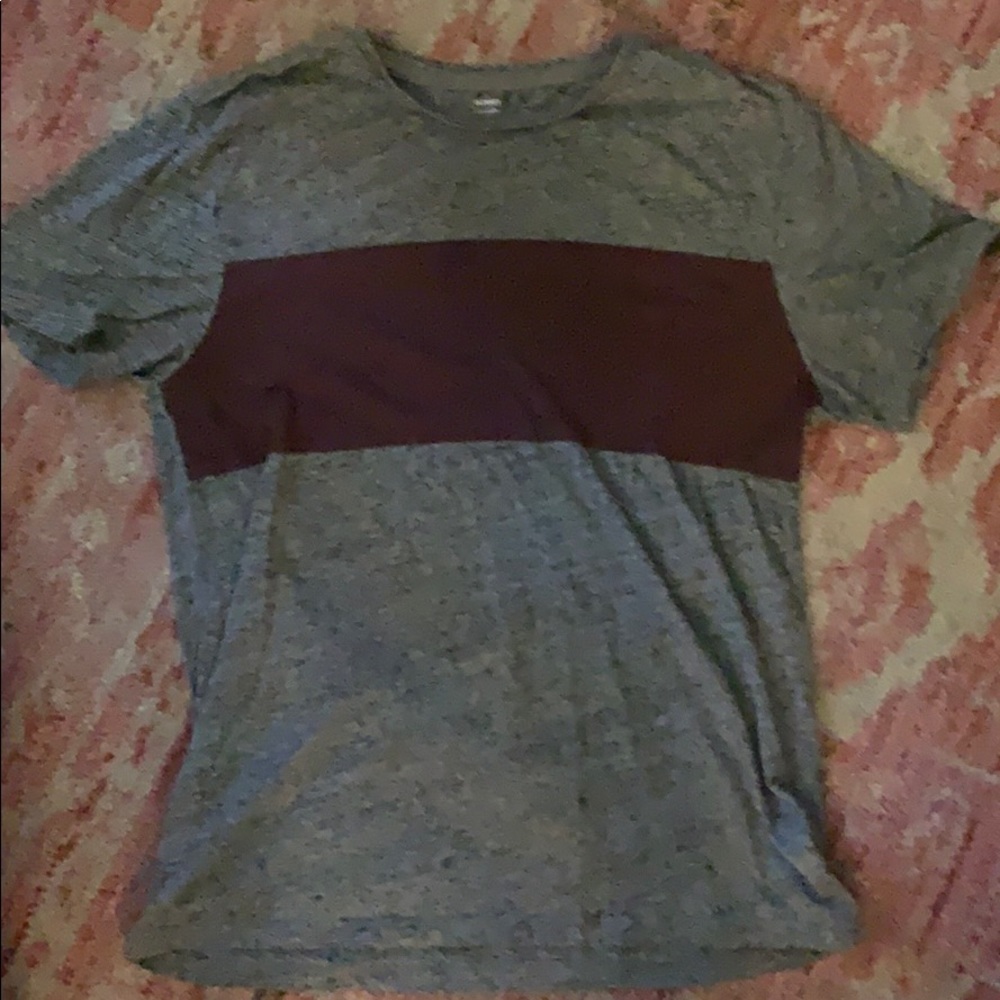 Men’s color blocked t shirt size medium